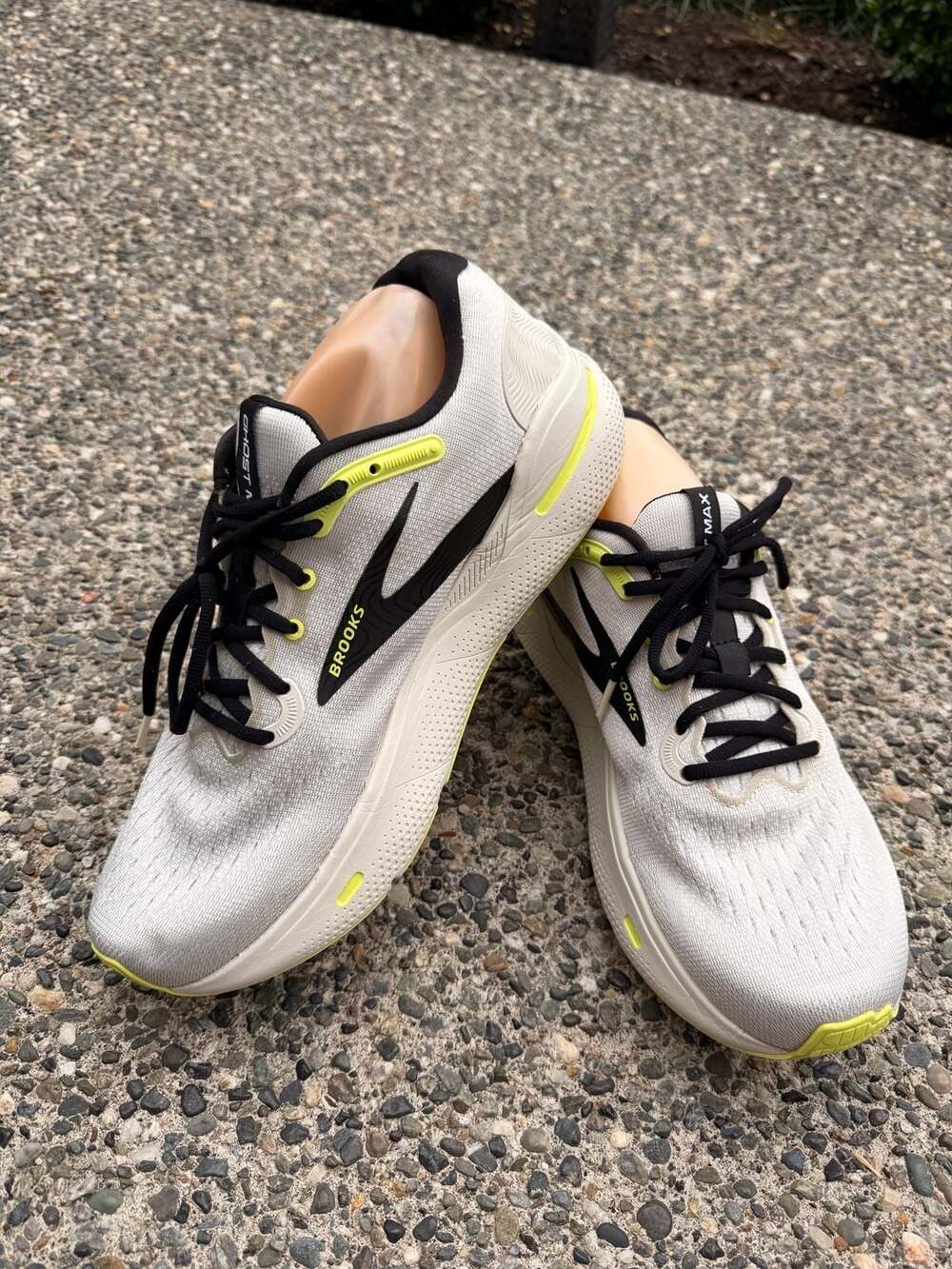 Brooks Ghost Max Men's Running Shoes Size 10.5 White Black Nightlife 1104061D071